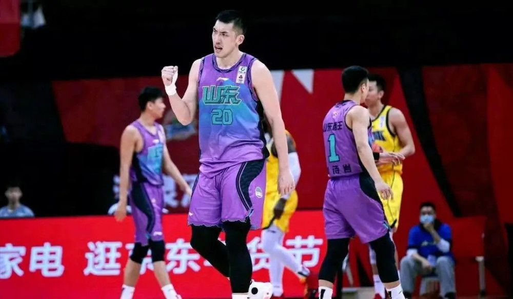 他将与滕哈赫及其教练团队在训练场进行交流。
